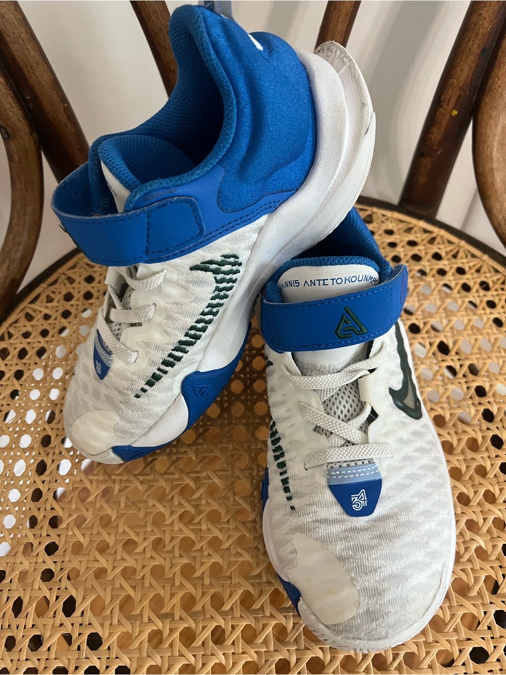 Nike Giannis Immortality Kids White and Blue Sneakers with Velcro Strap Size 1Y